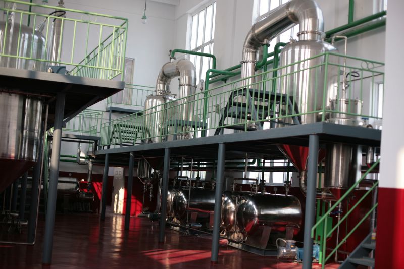 降低萃取物残溶的方法有哪些？亚临界低温萃取设备优势有哪些？